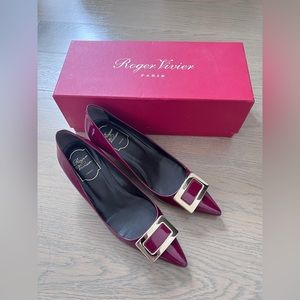 Roger Vivier midium heal shoes